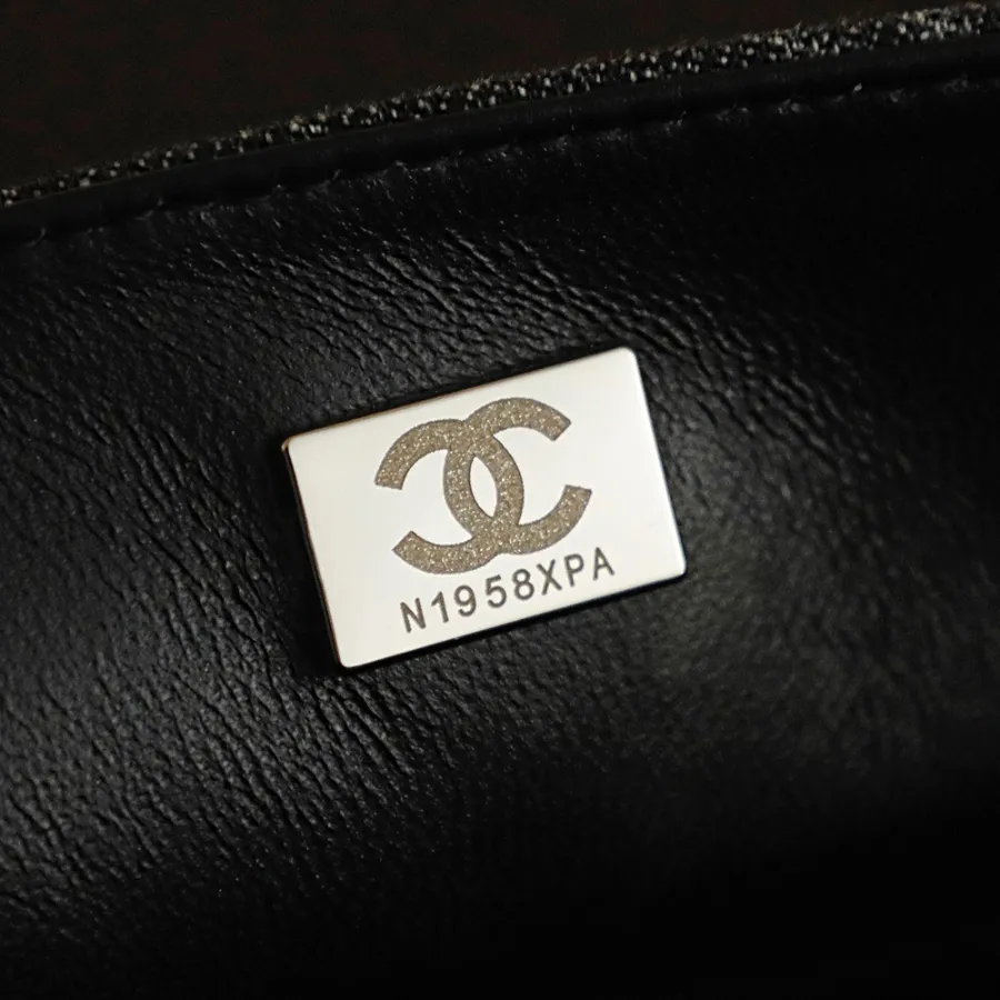 chanel_medium_denim_double_flap_shoulder_bag_28557217_detail_04.jpg