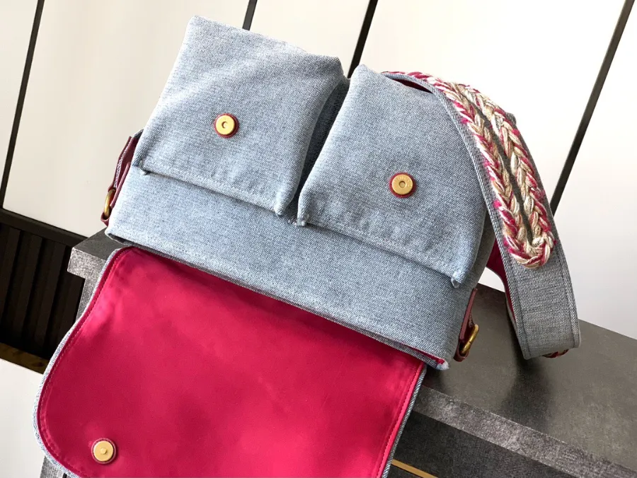 chanel_deauville_double_shoulder_bag_a91819_detail_01.jpg