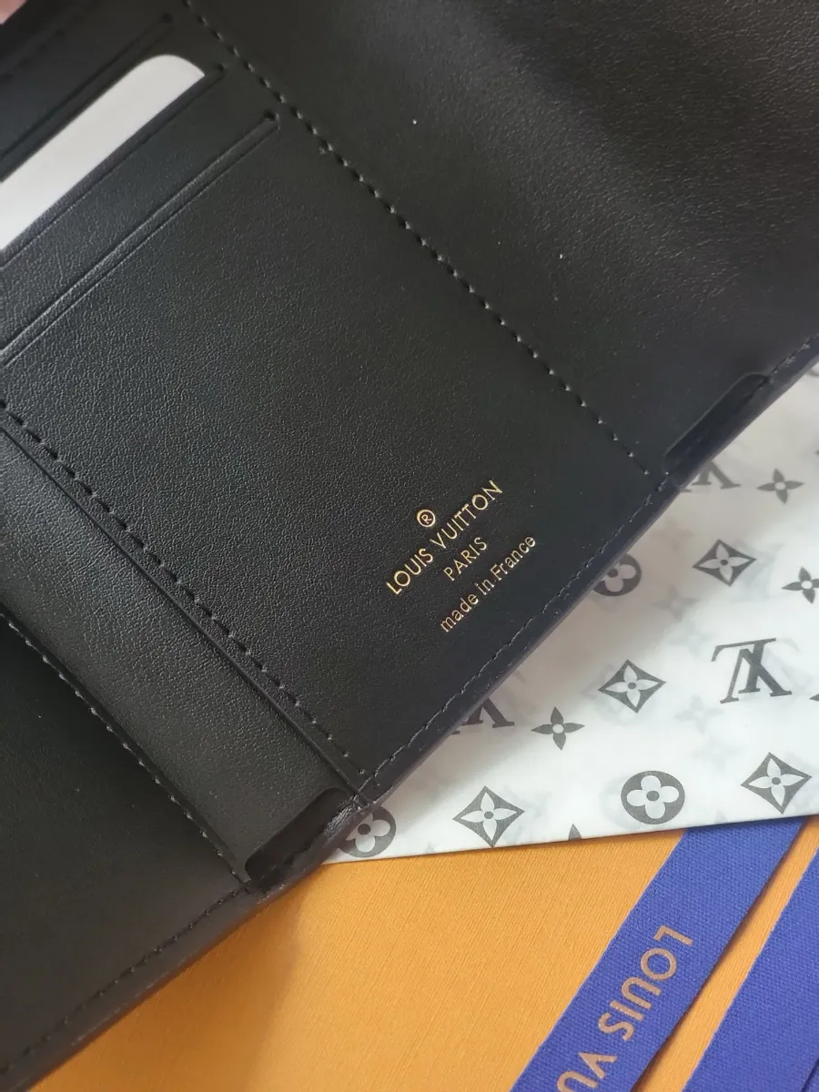 louisvuitton_dauphine_compact_wallet_m68725_detail_03.jpg