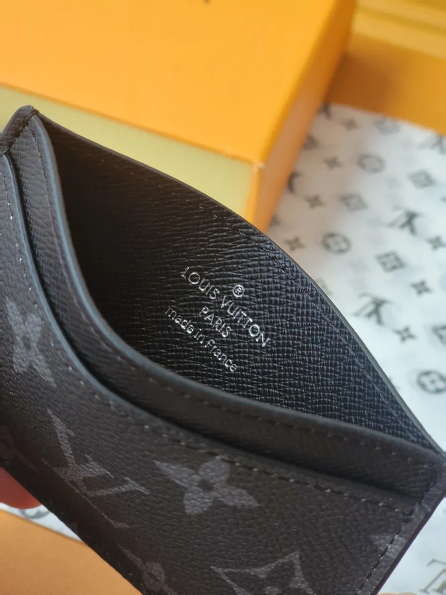 louis_vuitton_p01960_detail_02.jpg